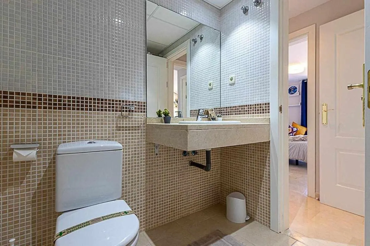 797 Holiday Rentals - Moderno Piso Para 5 Con Hermosas Vistas Benalmádena 0*,  Espanha